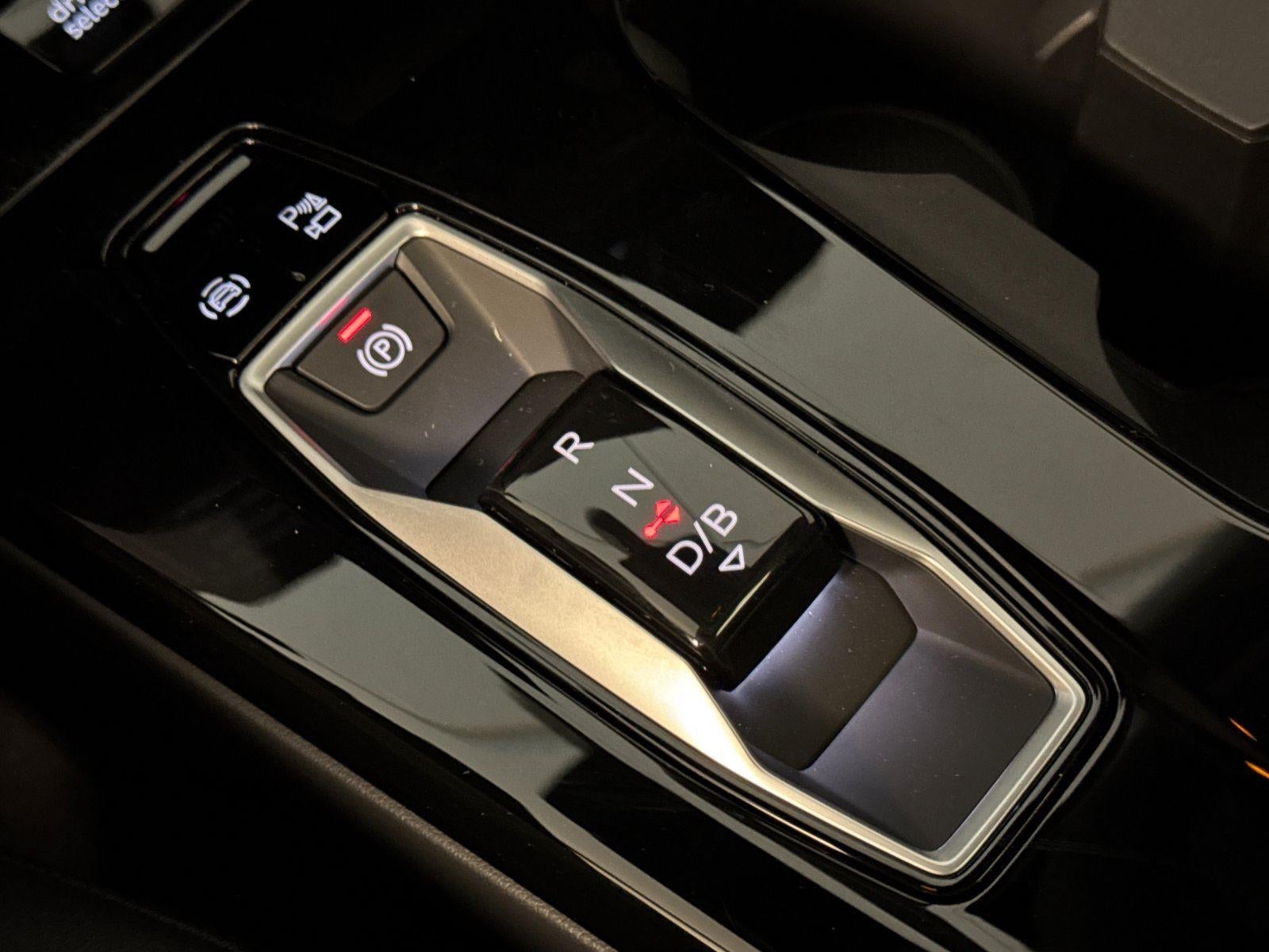 2025 Audi Q6 e-tron Premium Plus