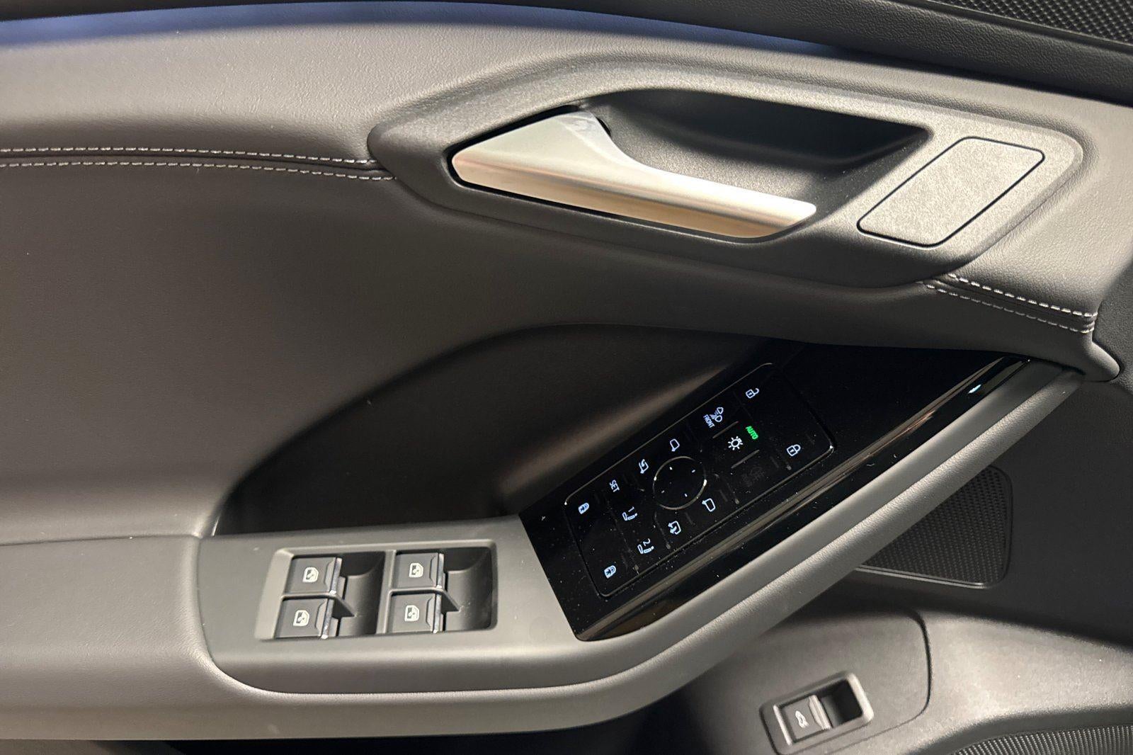 2025 Audi Q6 e-tron Premium Plus