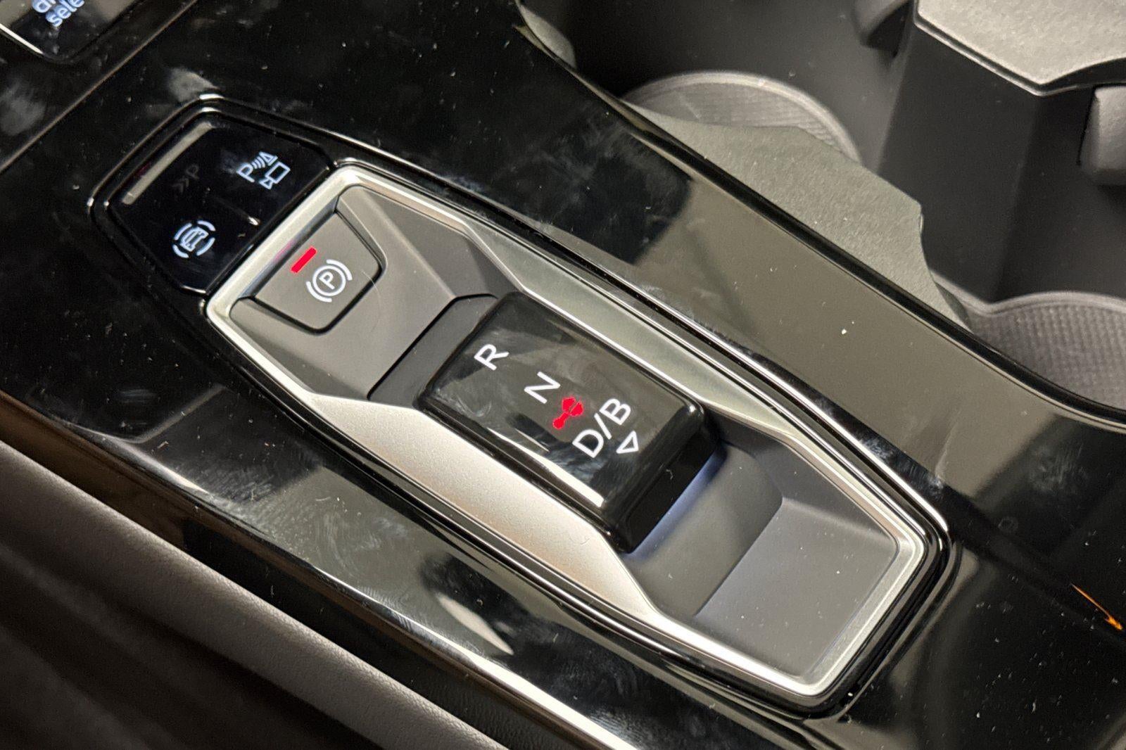 2025 Audi Q6 e-tron Premium Plus