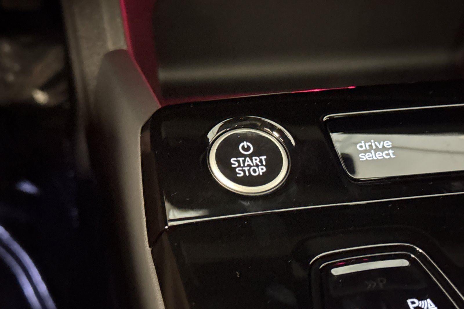 2025 Audi Q6 e-tron Premium Plus