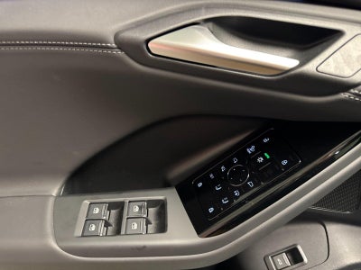 2025 Audi Q6 e-tron Premium Plus