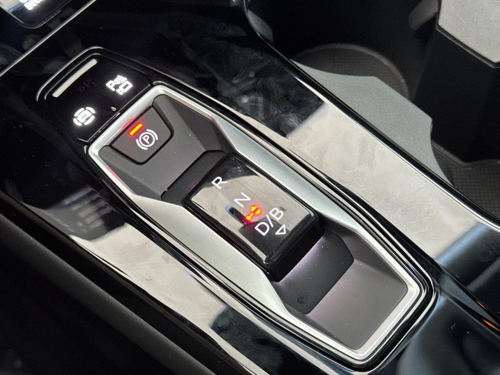 2025 Audi Q6 e-tron Premium Plus