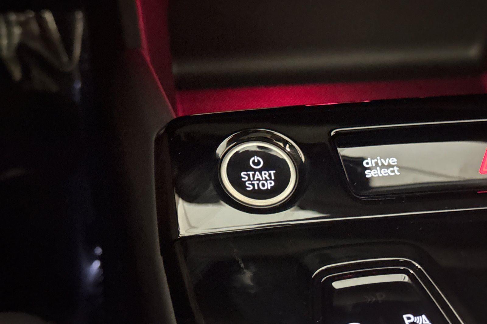 2025 Audi Q6 e-tron Premium Plus