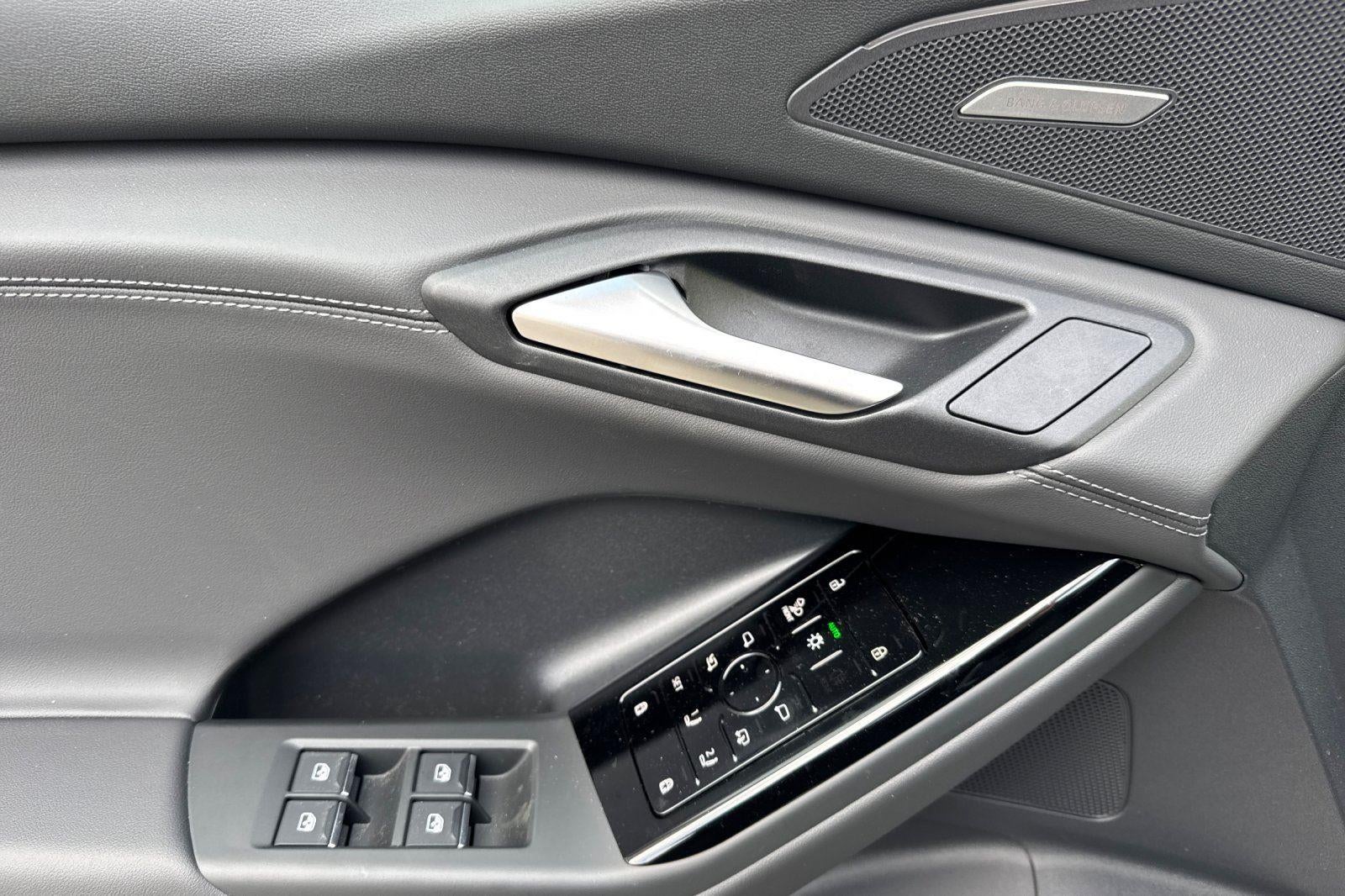 2025 Audi Q6 e-tron Premium Plus