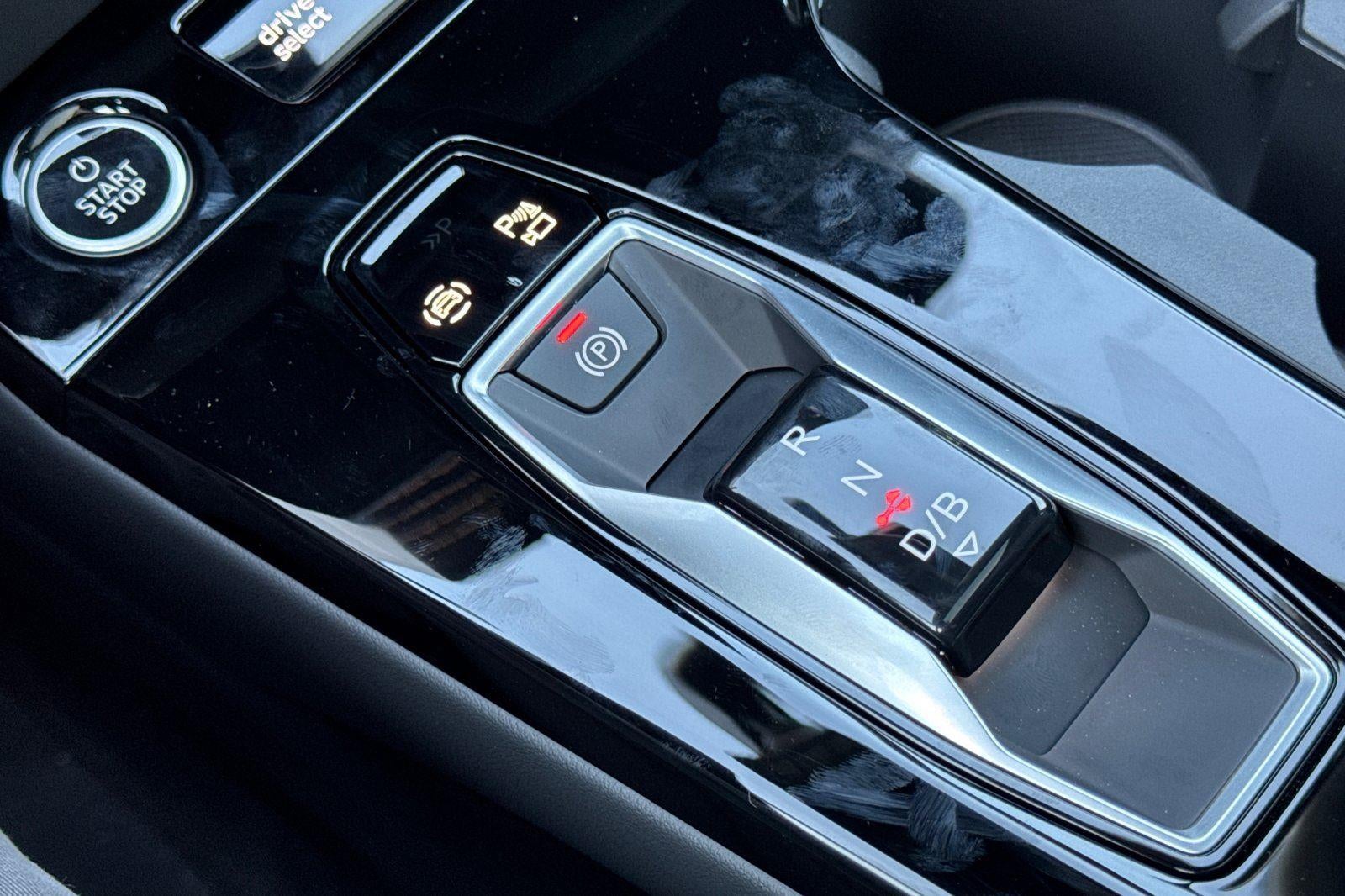 2025 Audi Q6 e-tron Premium Plus