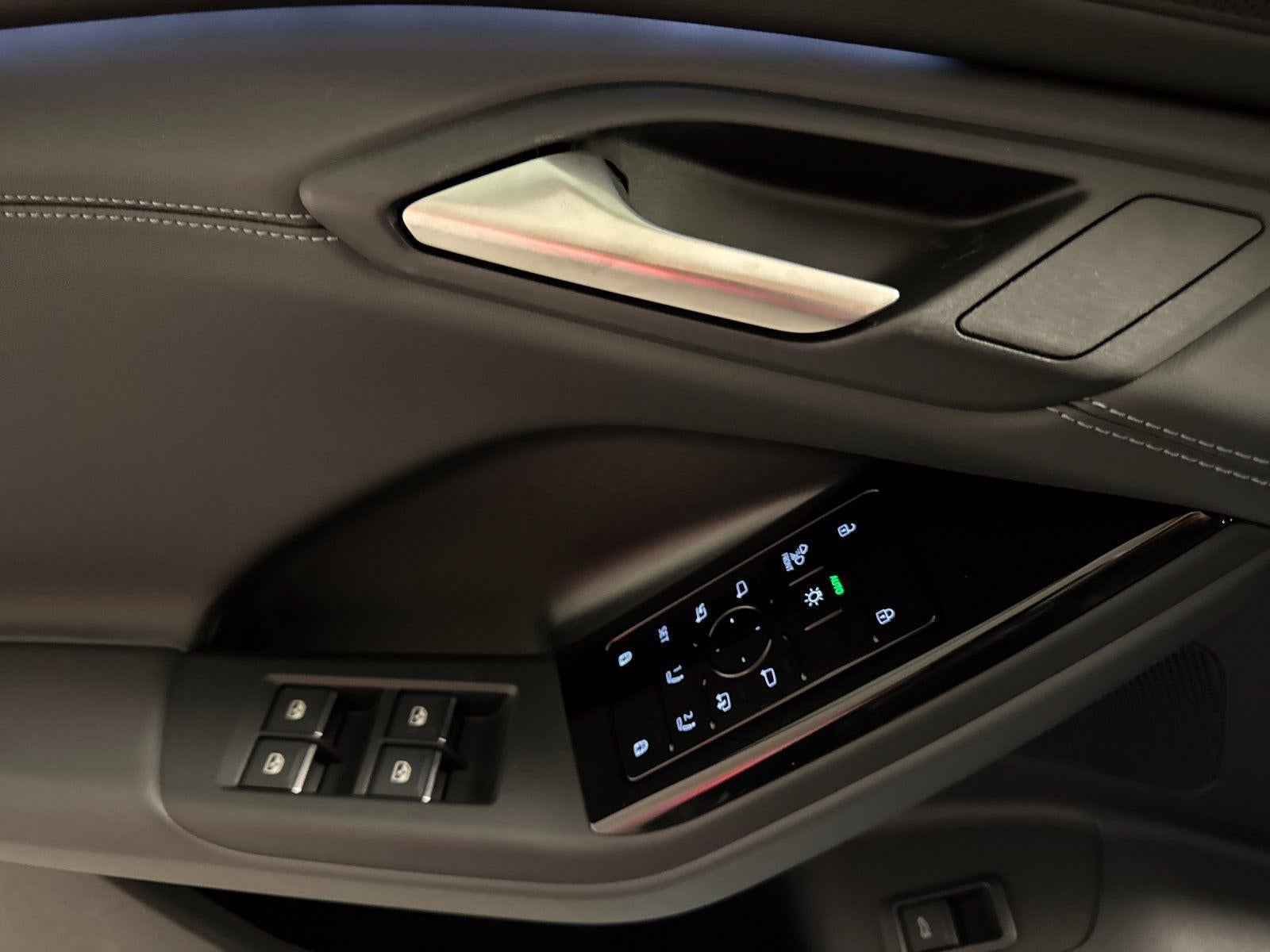 2025 Audi Q6 e-tron Premium Plus