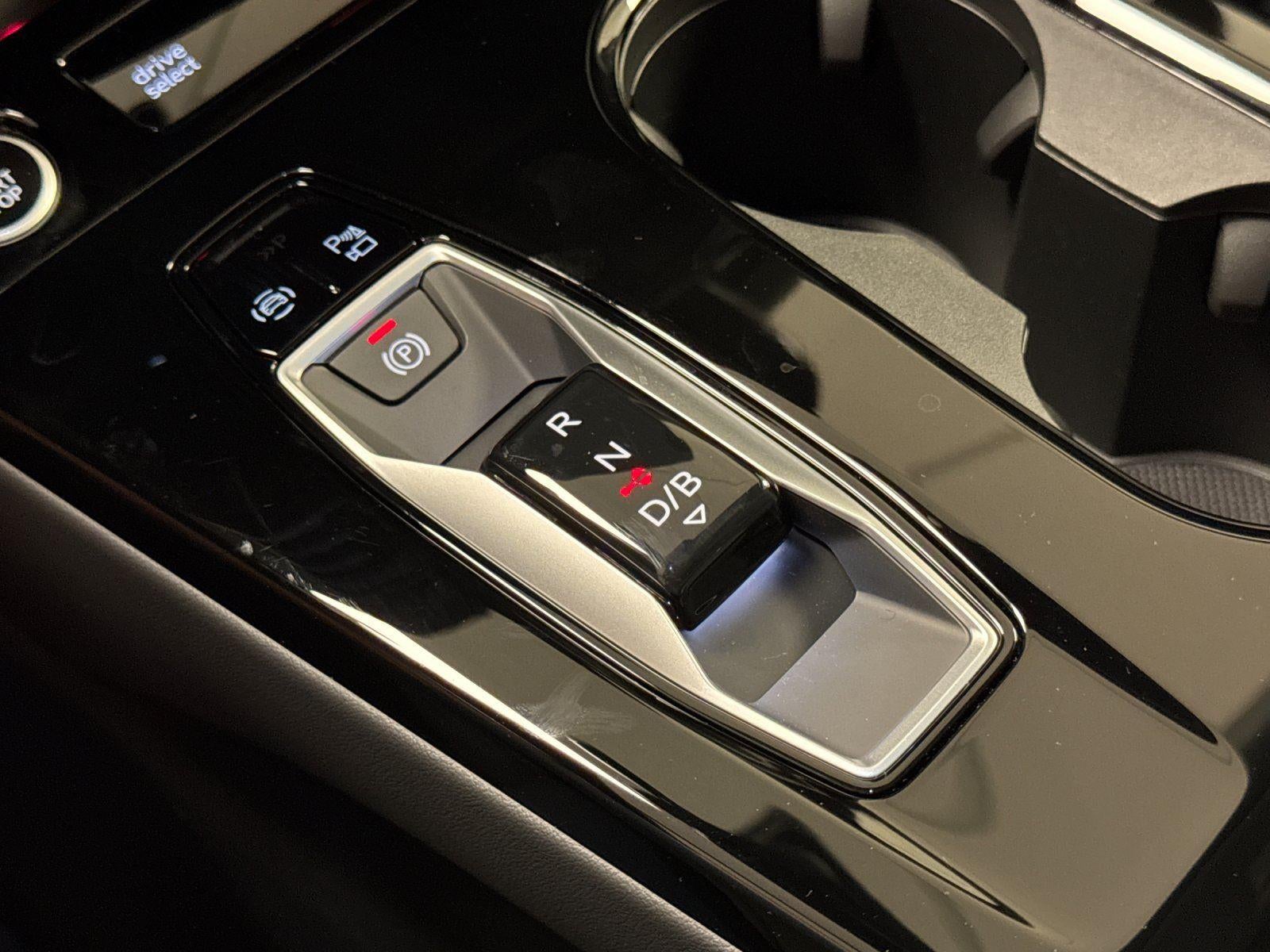 2025 Audi Q6 e-tron Premium Plus