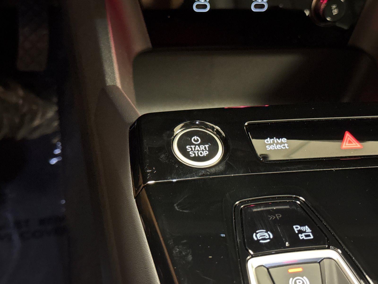 2025 Audi Q6 e-tron Premium Plus