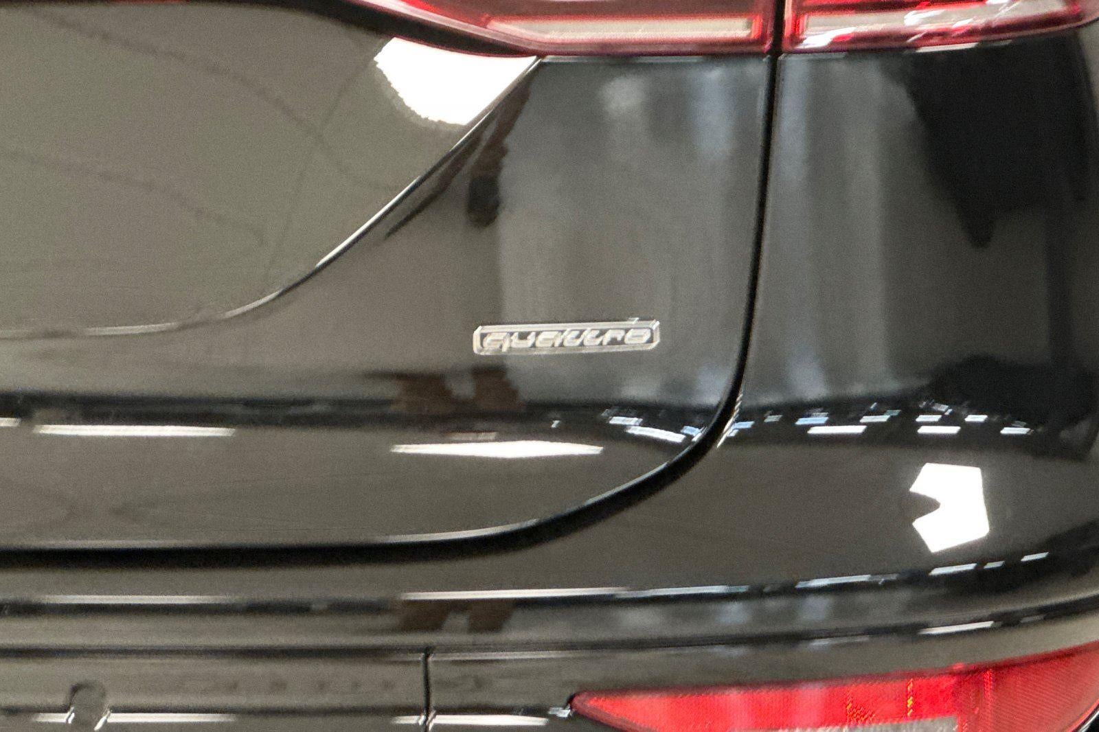 2025 Audi Q6 e-tron Premium Plus