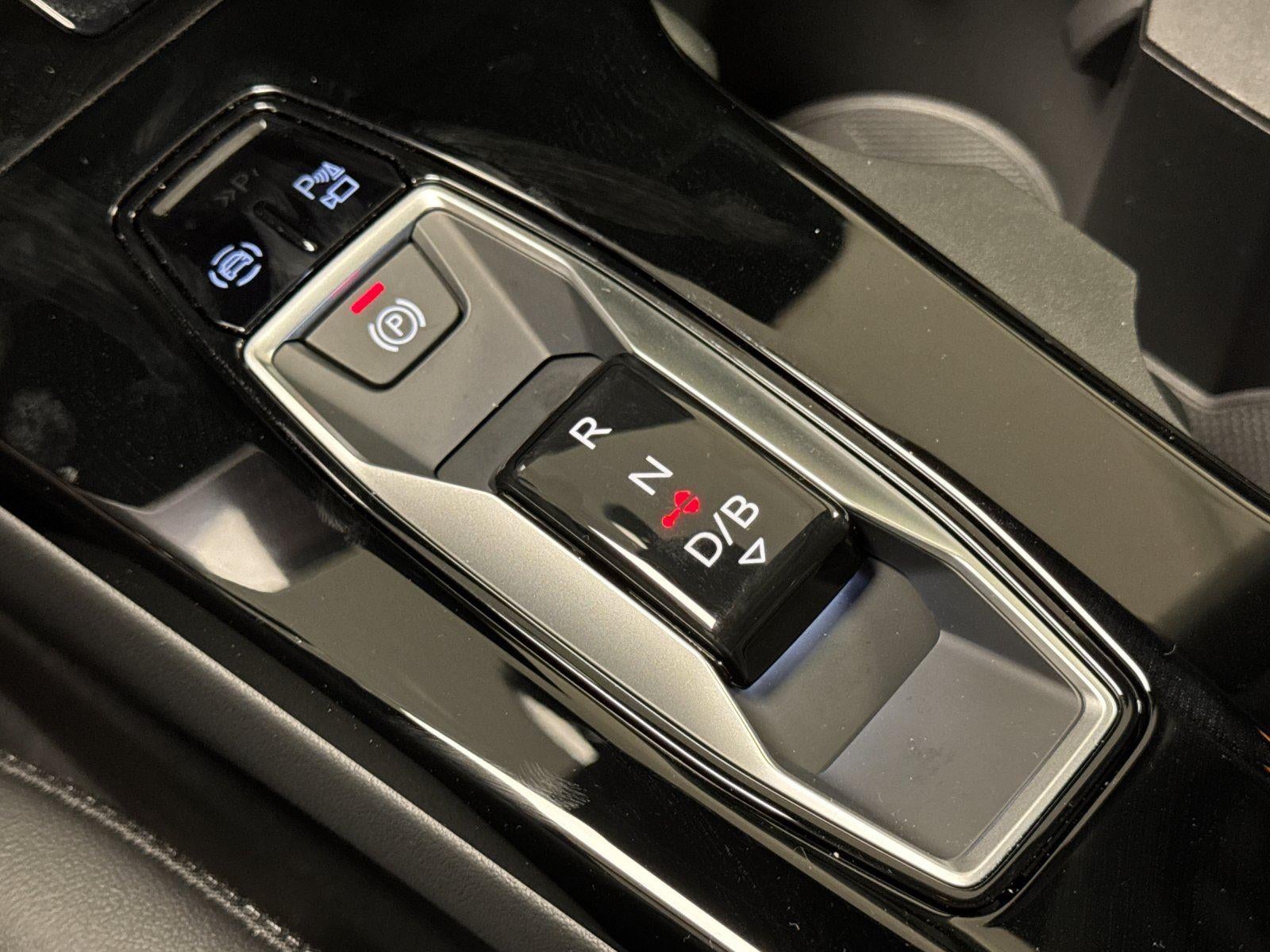 2025 Audi Q6 e-tron Premium Plus