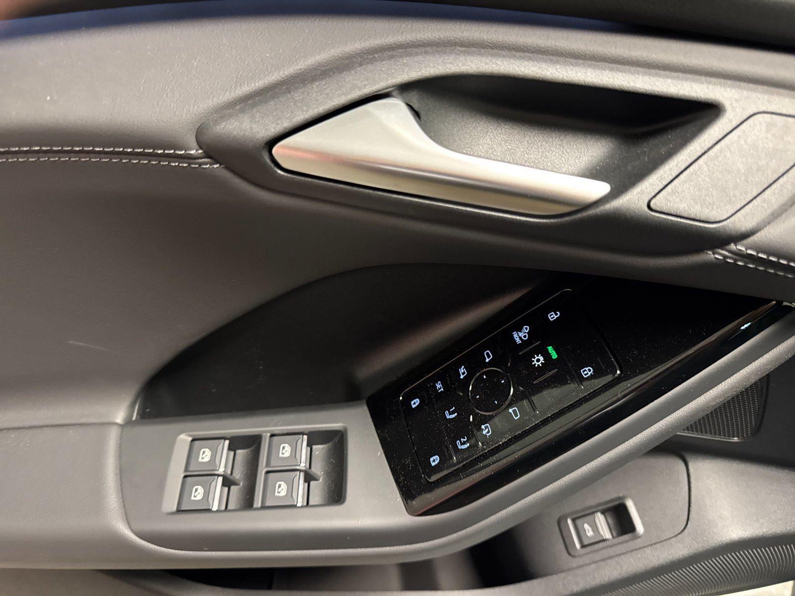 2025 Audi Q6 e-tron Premium Plus