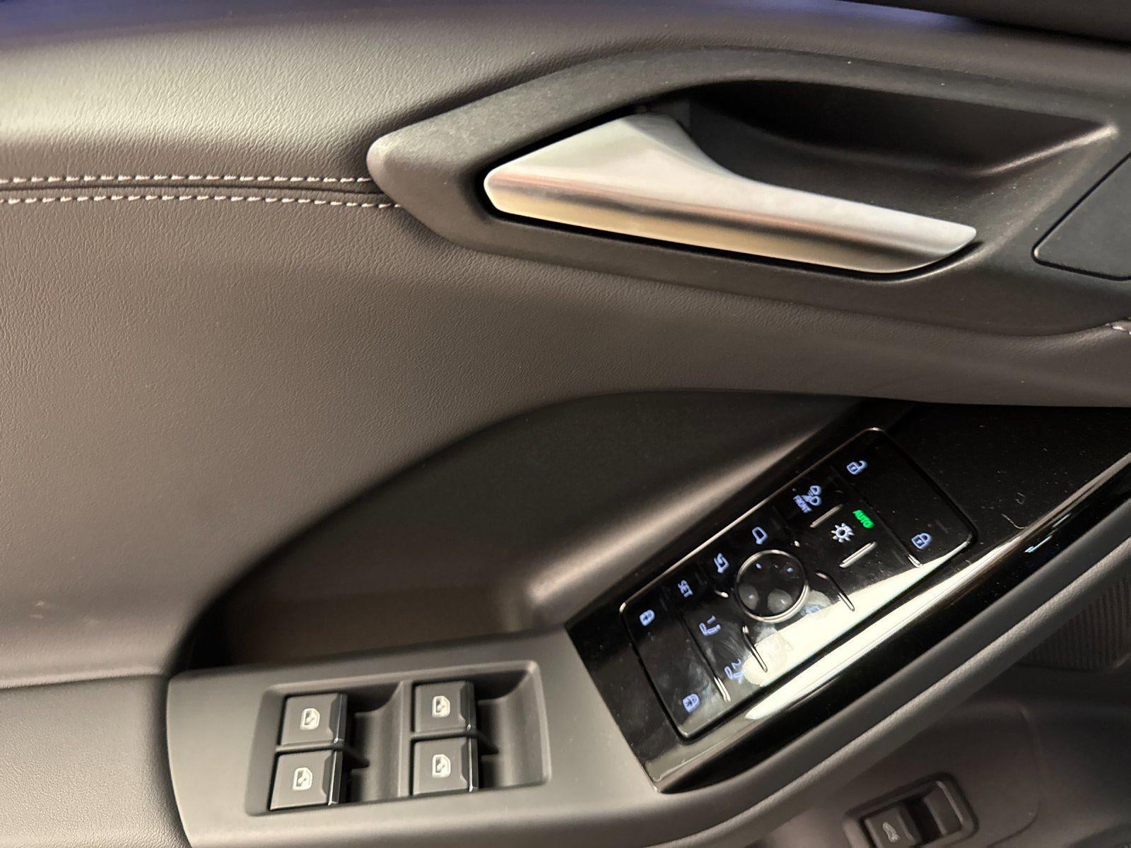 2025 Audi Q6 e-tron Premium Plus