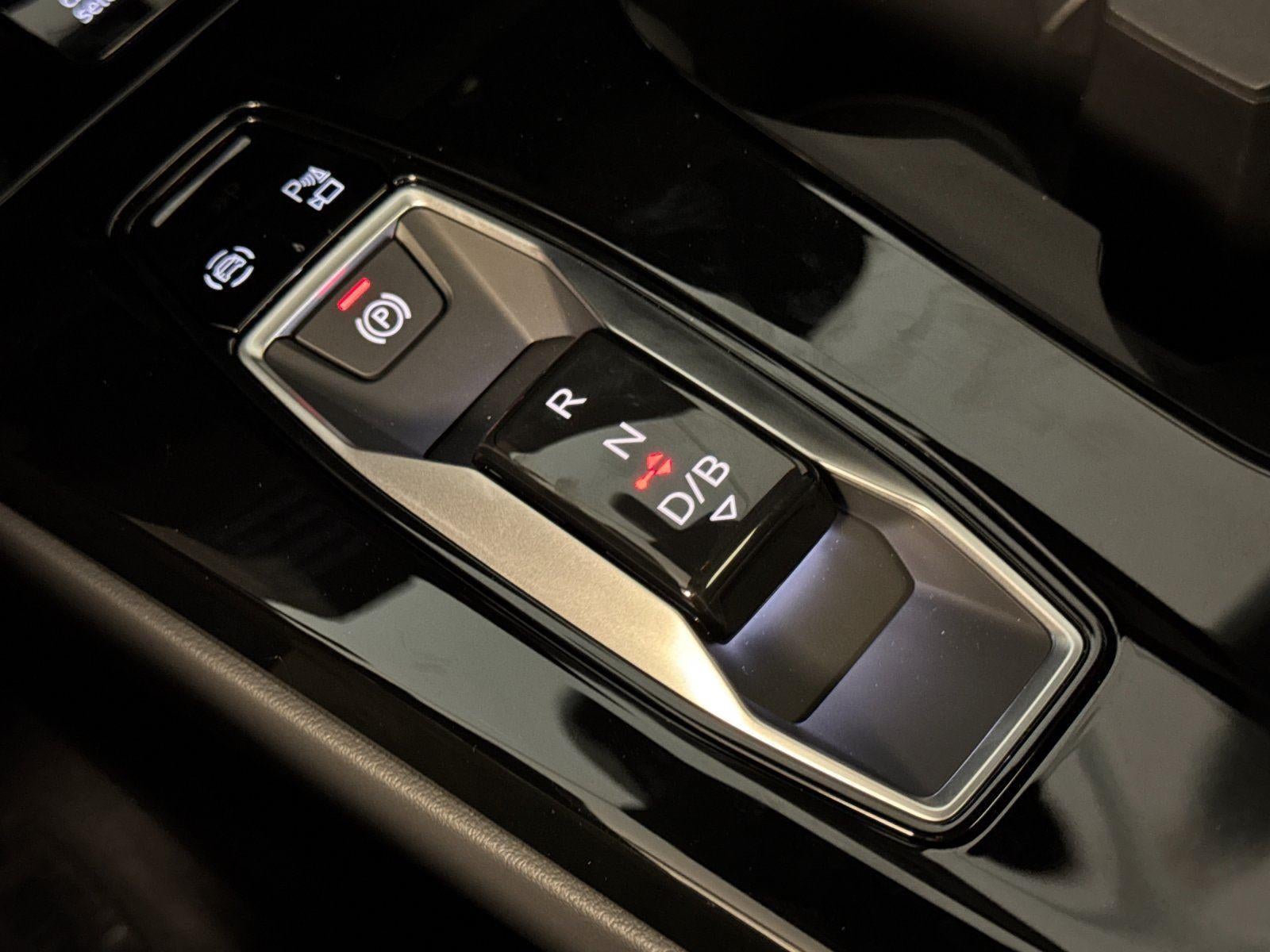 2025 Audi Q6 e-tron Premium Plus