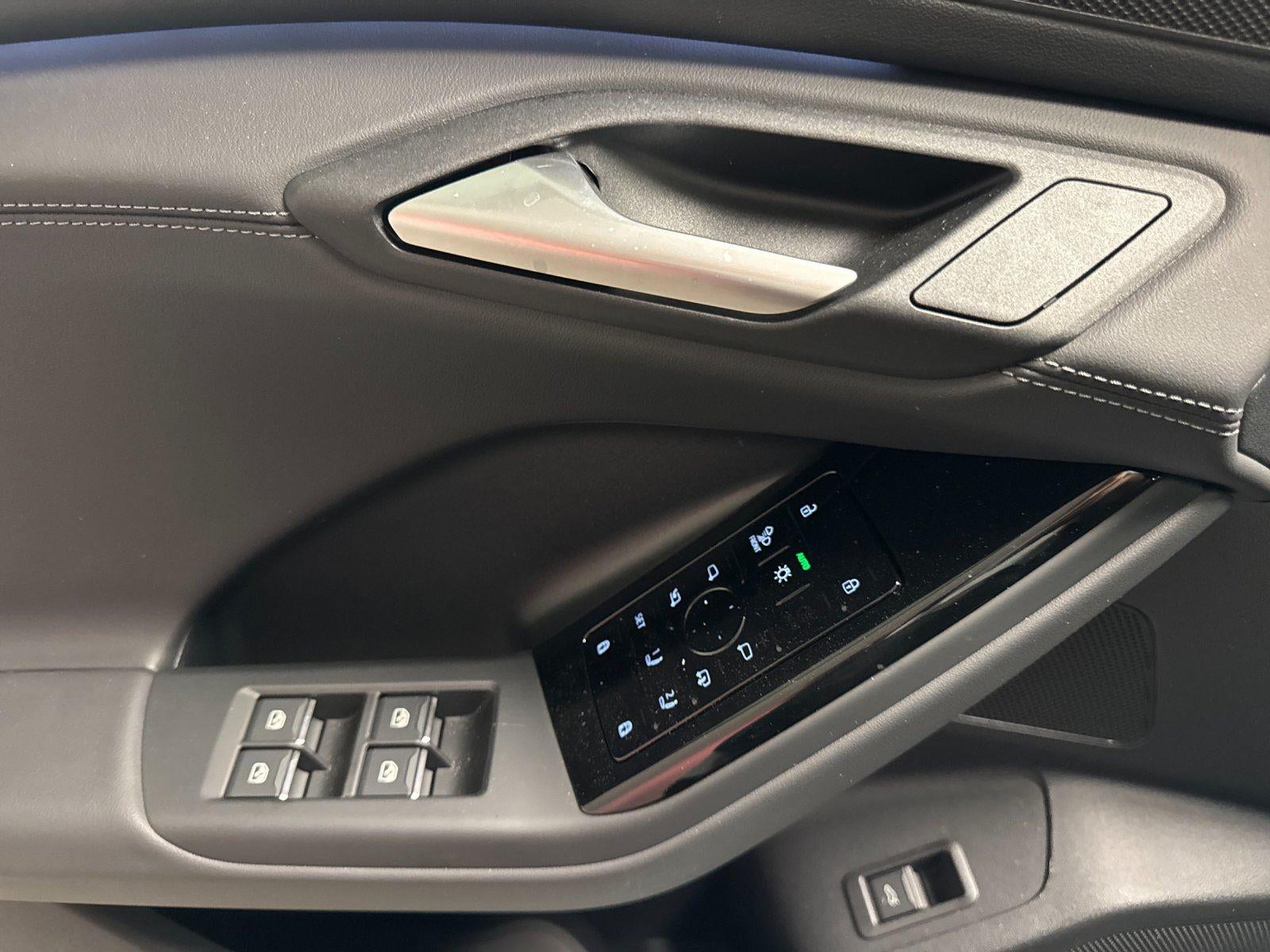 2025 Audi Q6 e-tron Premium Plus