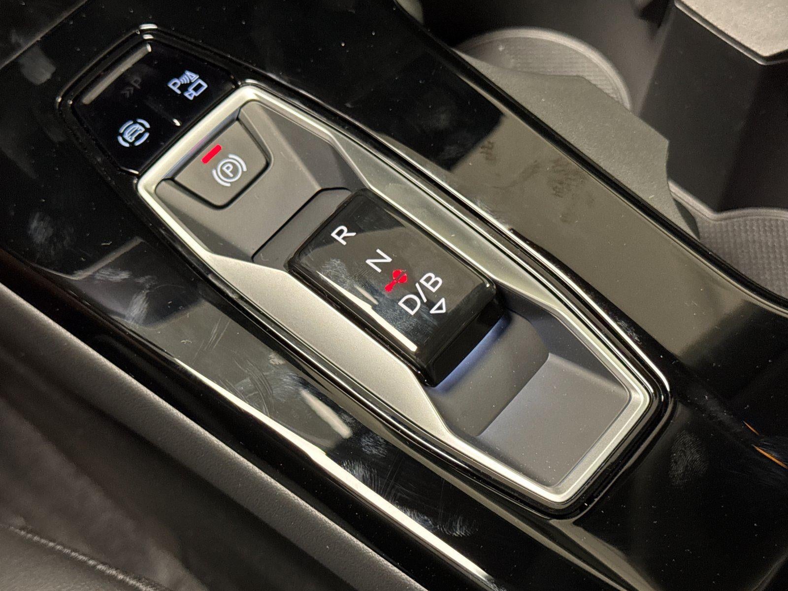 2025 Audi Q6 e-tron Premium Plus