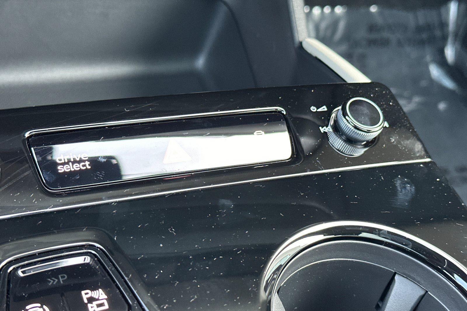 2025 Audi Q6 e-tron Premium Plus