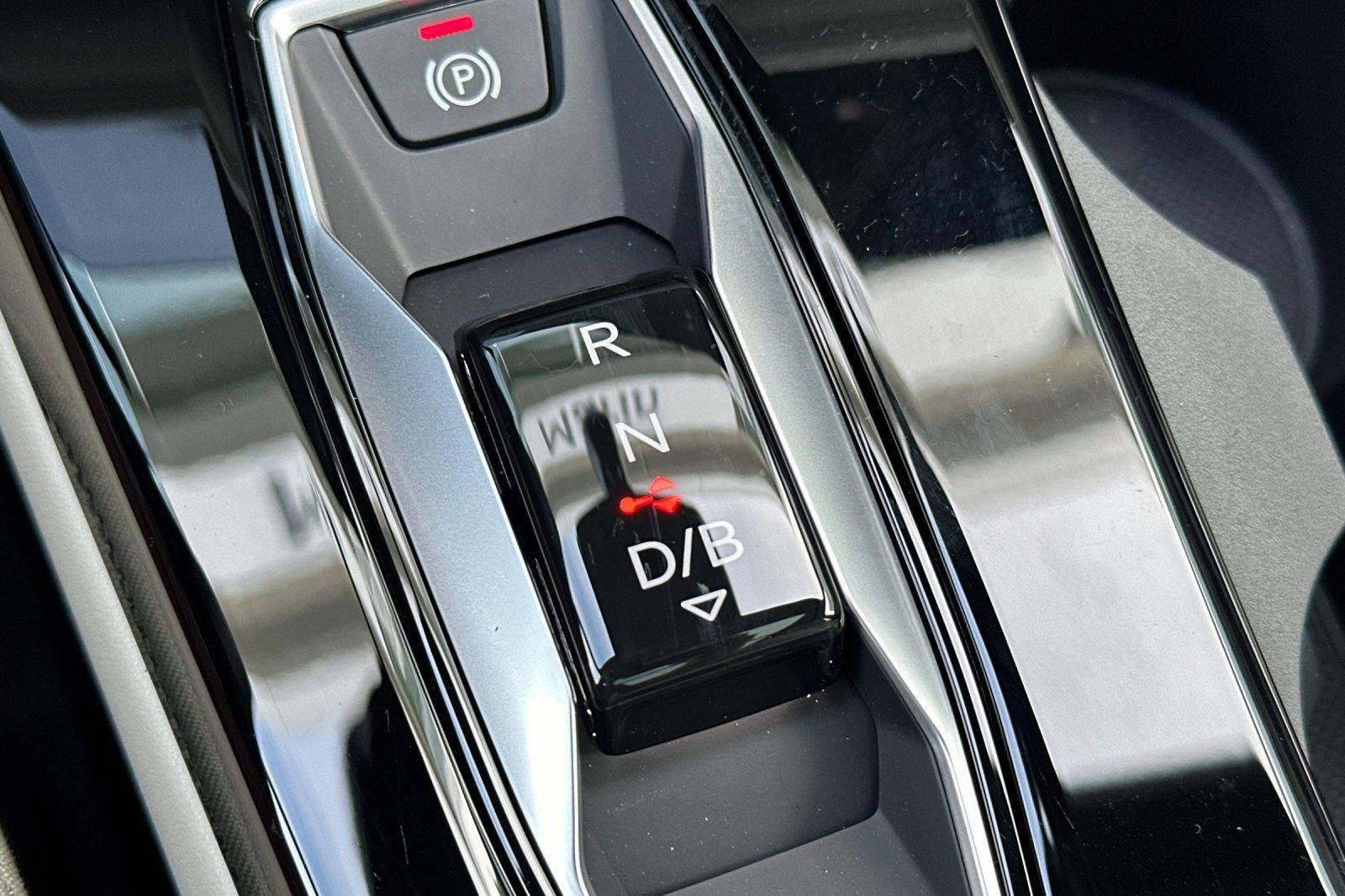 2025 Audi Q6 e-tron Premium Plus