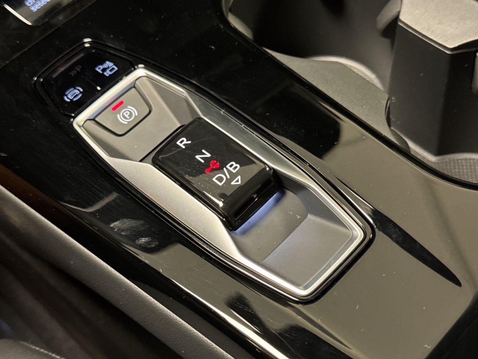 2025 Audi Q6 e-tron Premium Plus