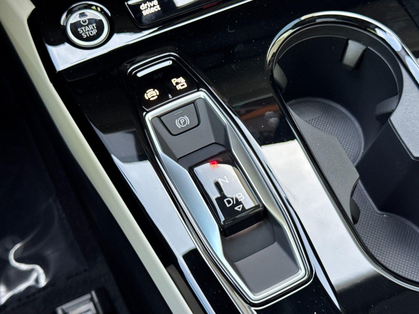 2025 Audi Q6 e-tron Premium Plus