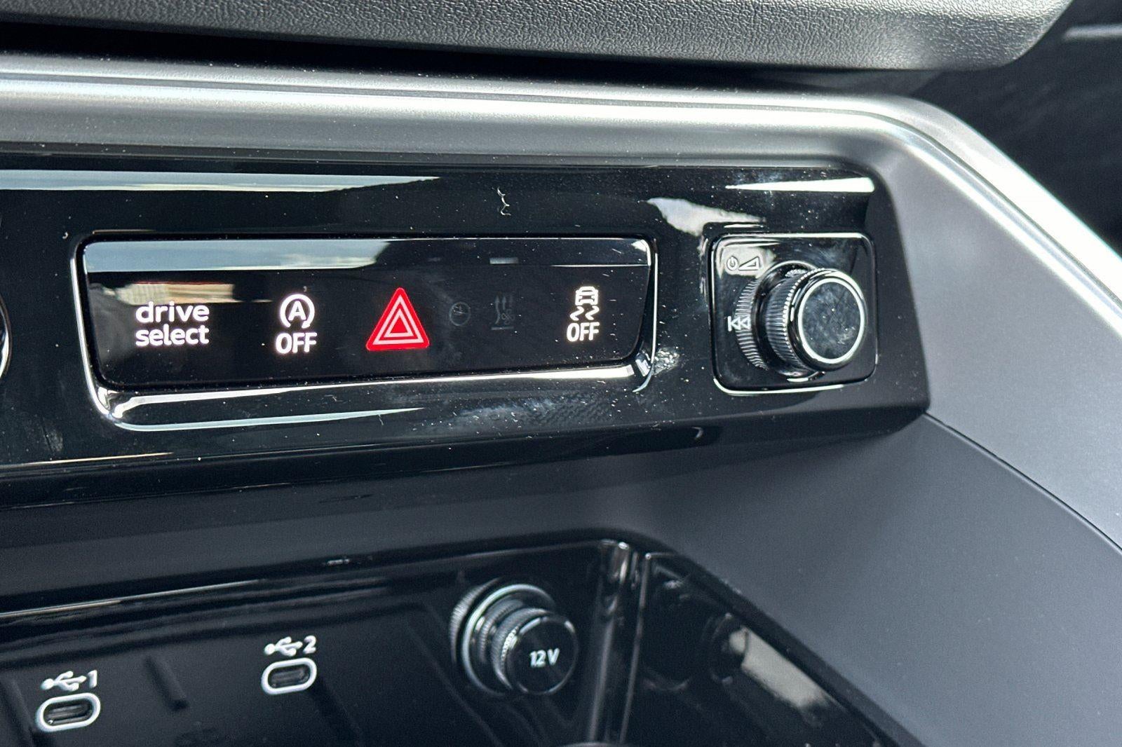 2025 Audi SQ5 Premium Plus