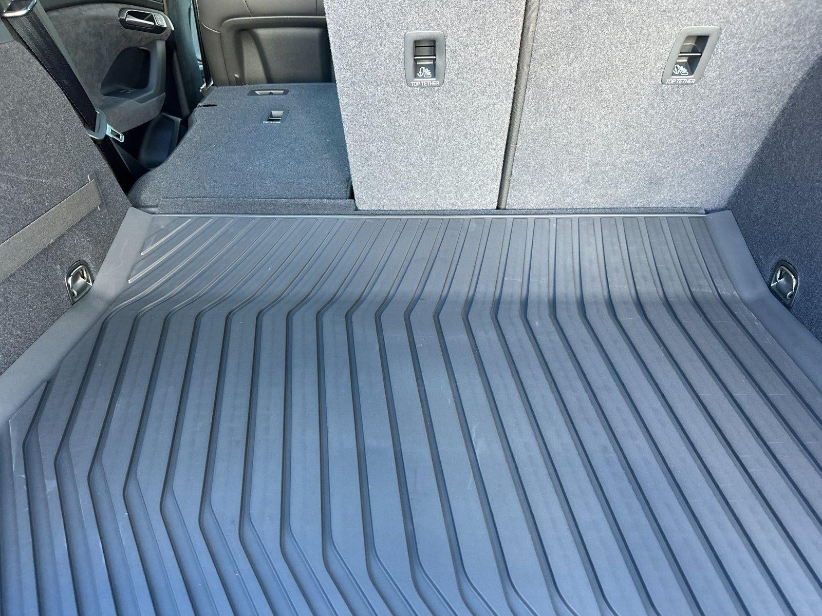 2025 Audi SQ6 e-tron Premium Plus