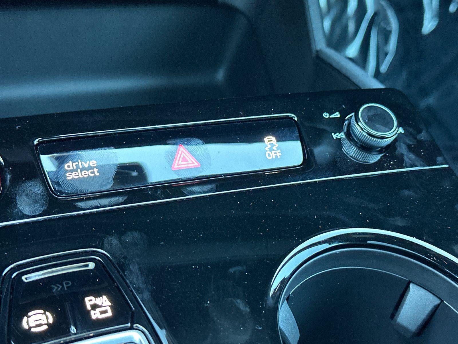 2025 Audi SQ6 e-tron Premium Plus