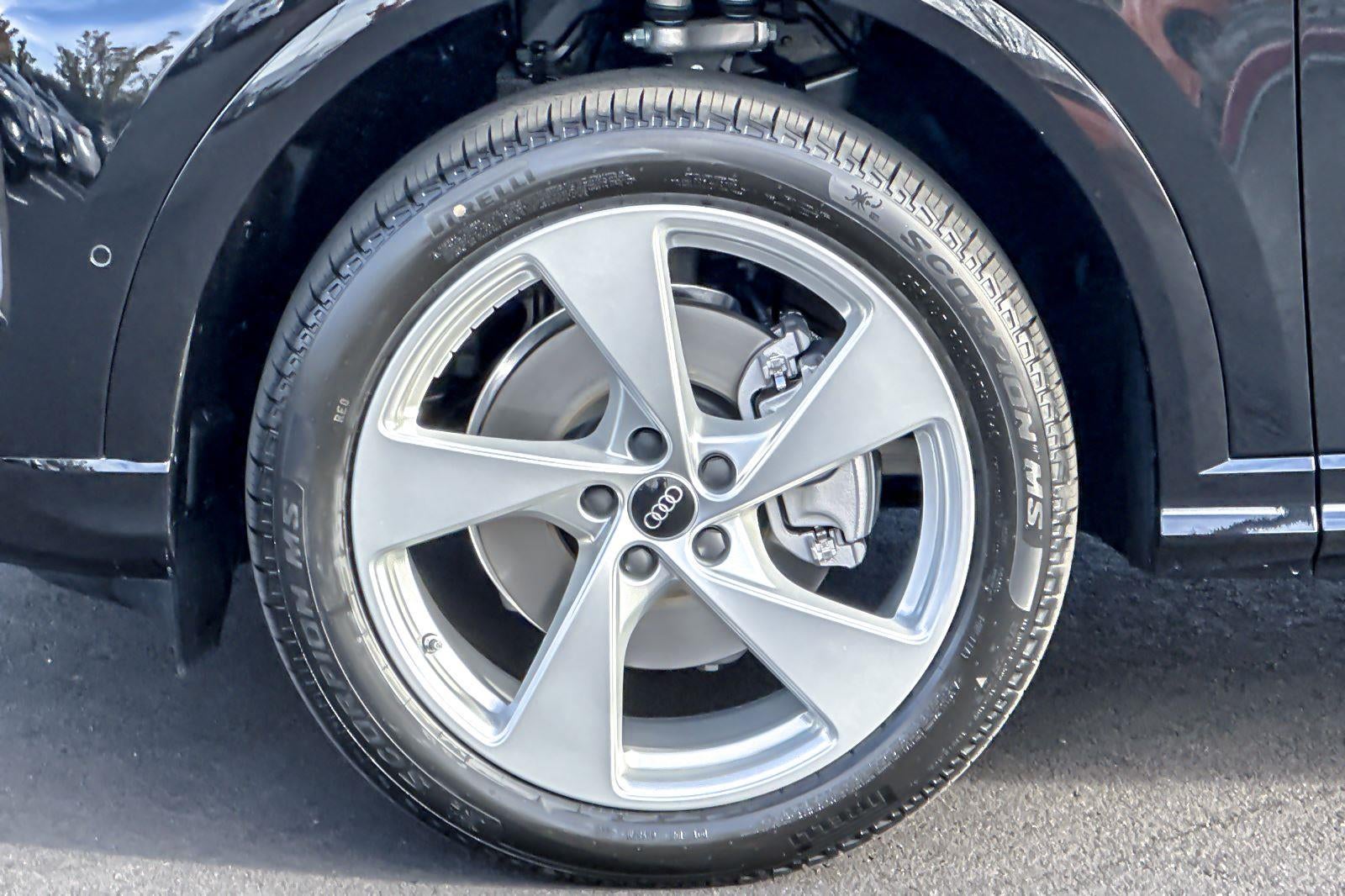 2025 Audi Q5 Premium Plus