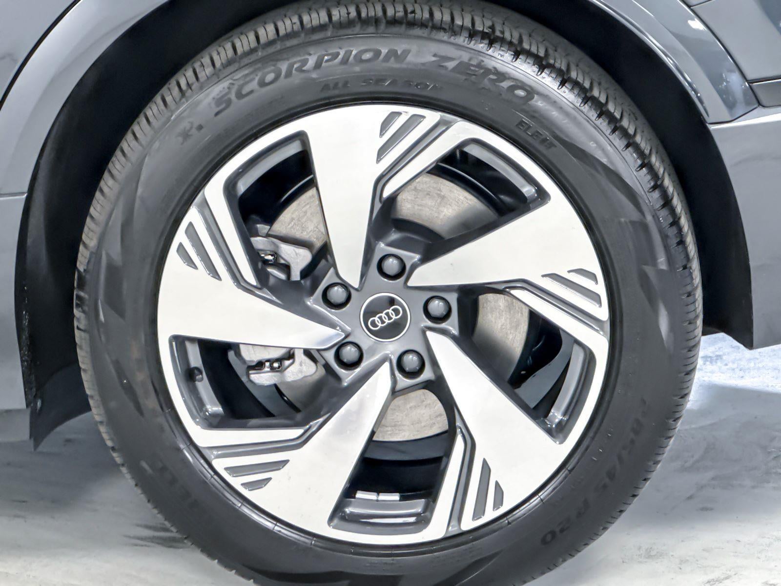 2025 Audi Q6 e-tron Prestige