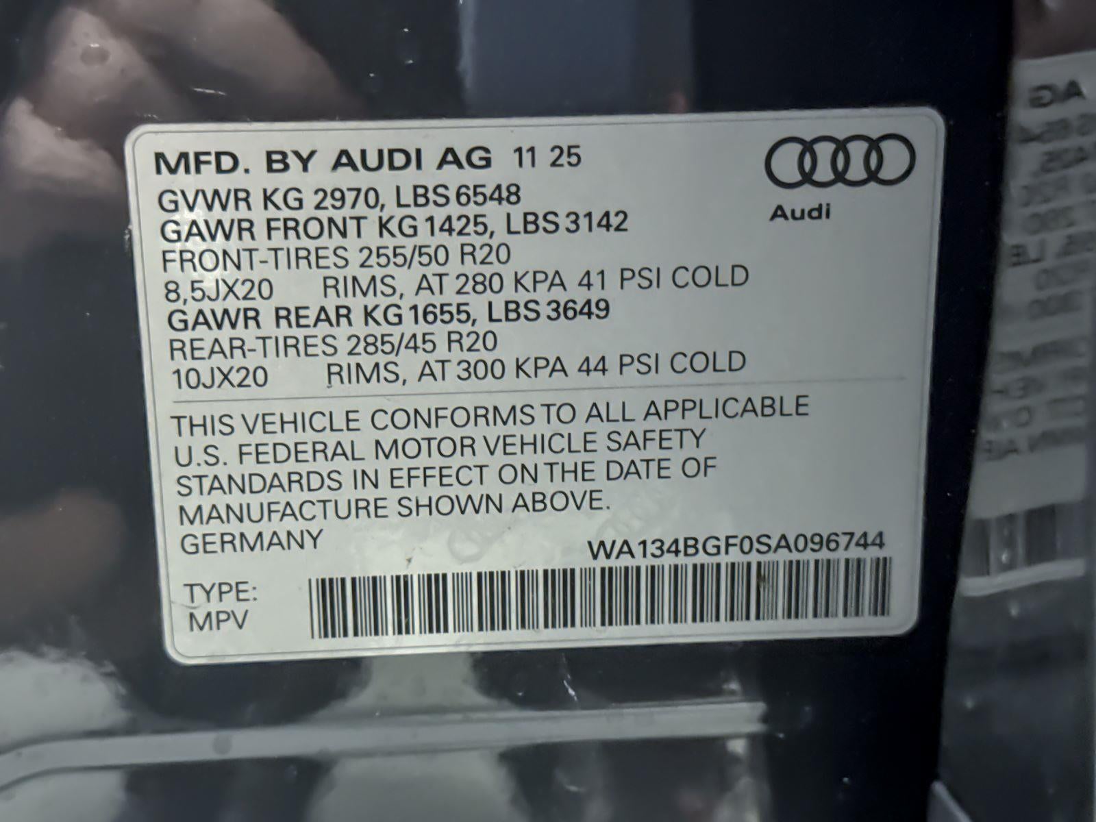 2025 Audi Q6 e-tron Prestige