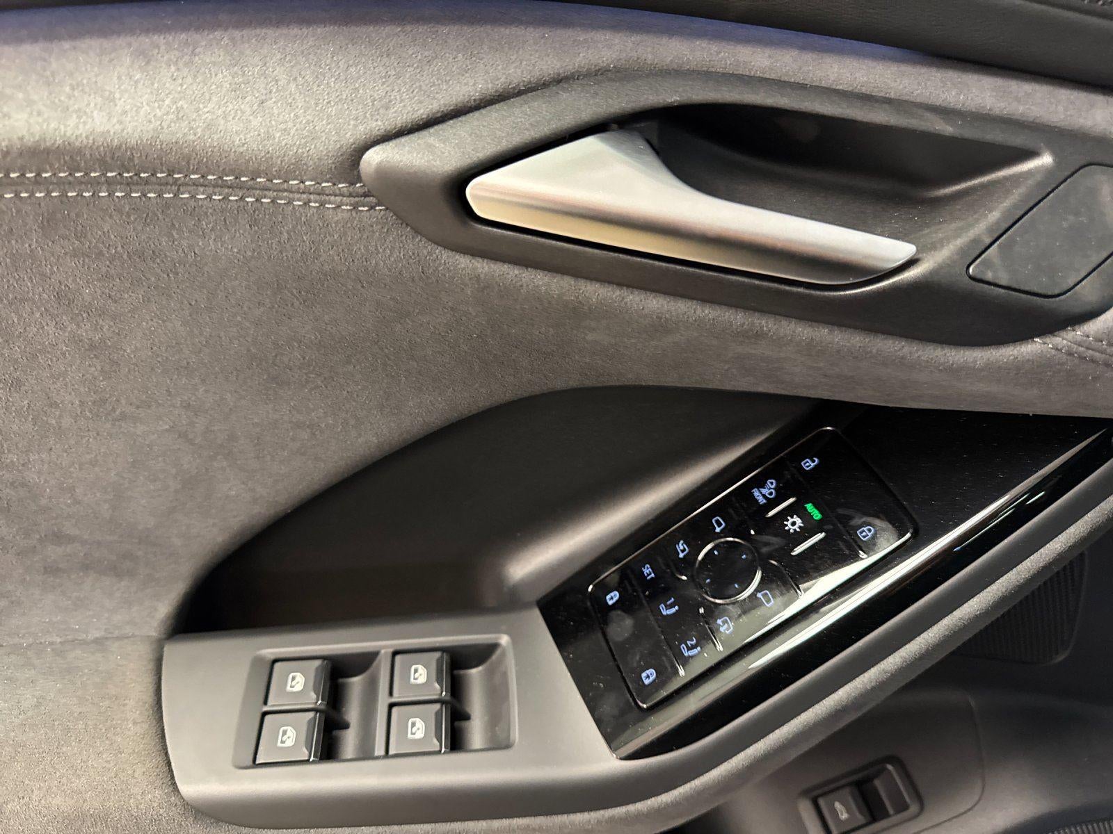 2025 Audi SQ6 e-tron Prestige