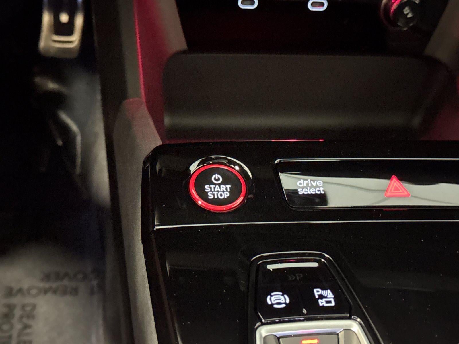 2025 Audi SQ6 e-tron Prestige