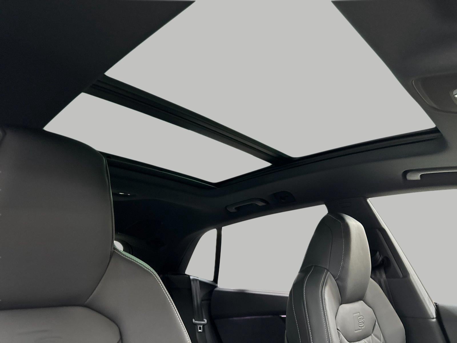 2026 Audi SQ8 Premium Plus