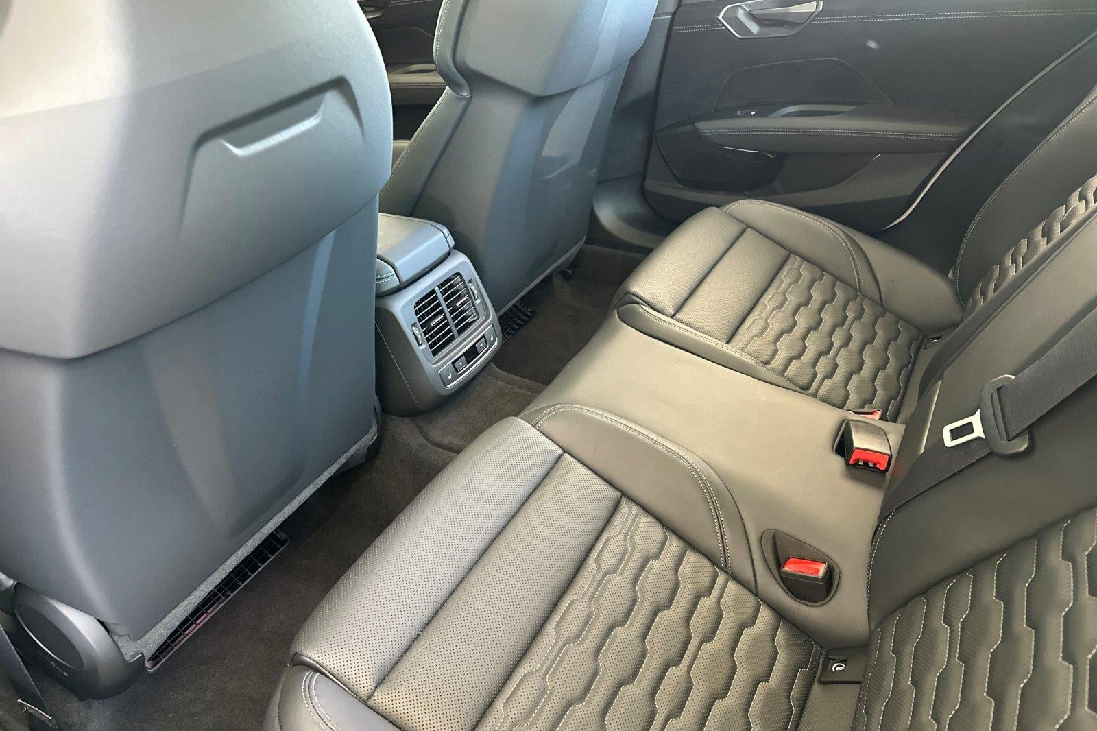 2026 Audi RS e-tron GT performance Base