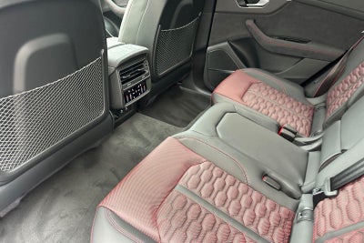 2026 Audi RS Q8 performance