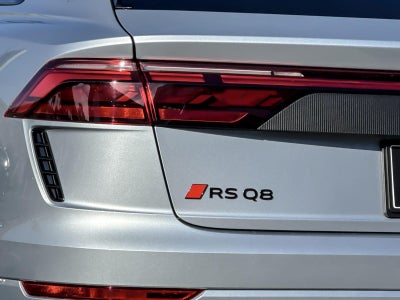 2026 Audi RS Q8 performance